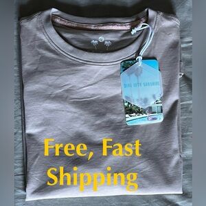 New Free planet people shirt with tags high quality free shipping